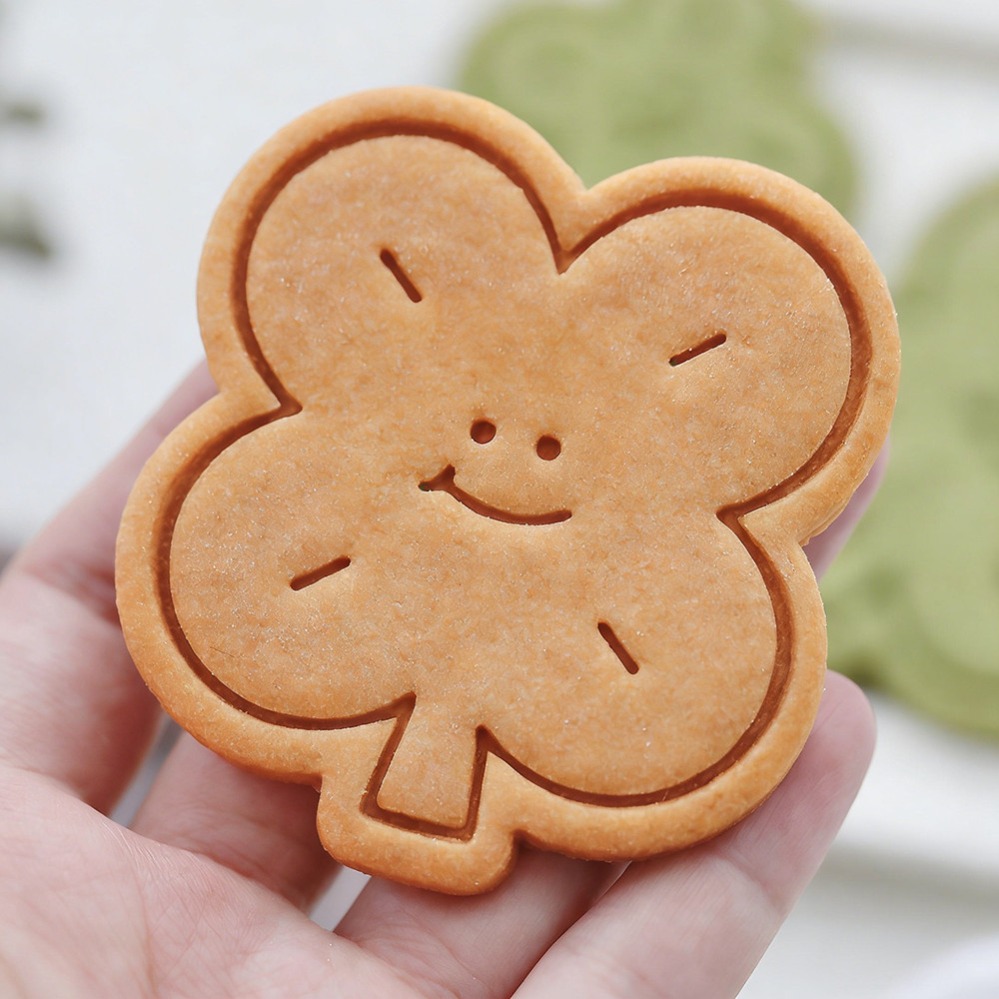 Lucky Four-Leaf Clover Cookie  - огляд і ціна Kitchen Baking Items