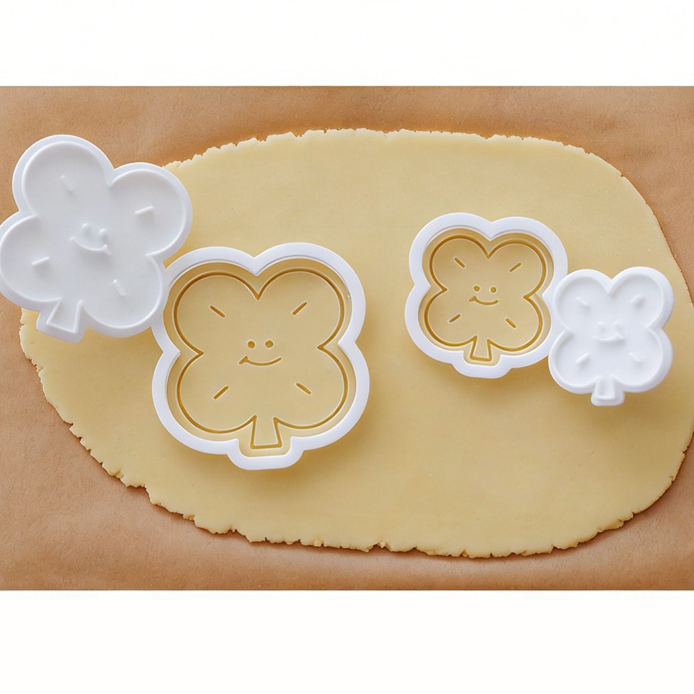 Lucky Four-Leaf Clover Cookie  - огляд і ціна Kitchen Baking Items